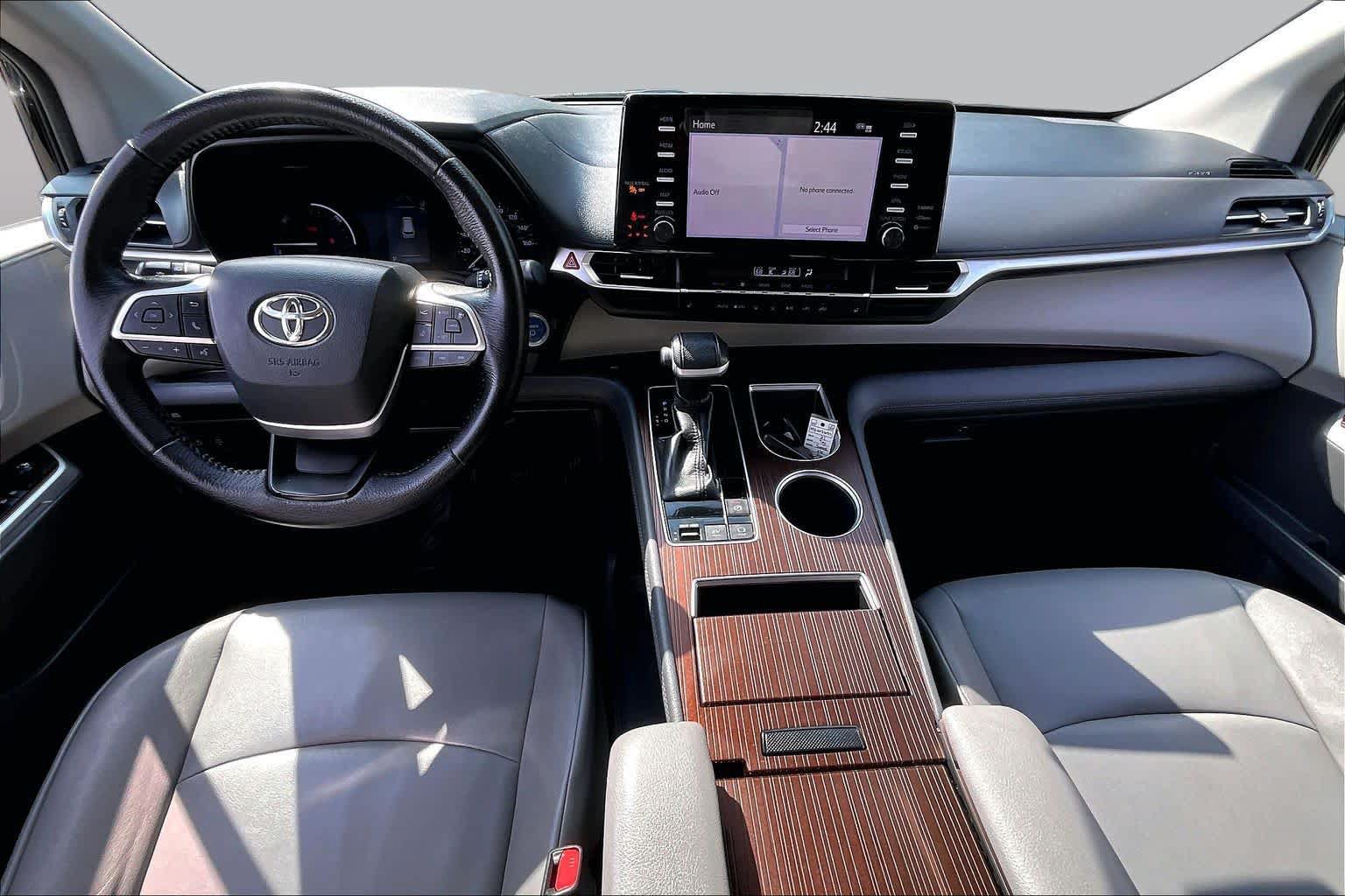Used 2021 Toyota Sienna XLE FWD image 15