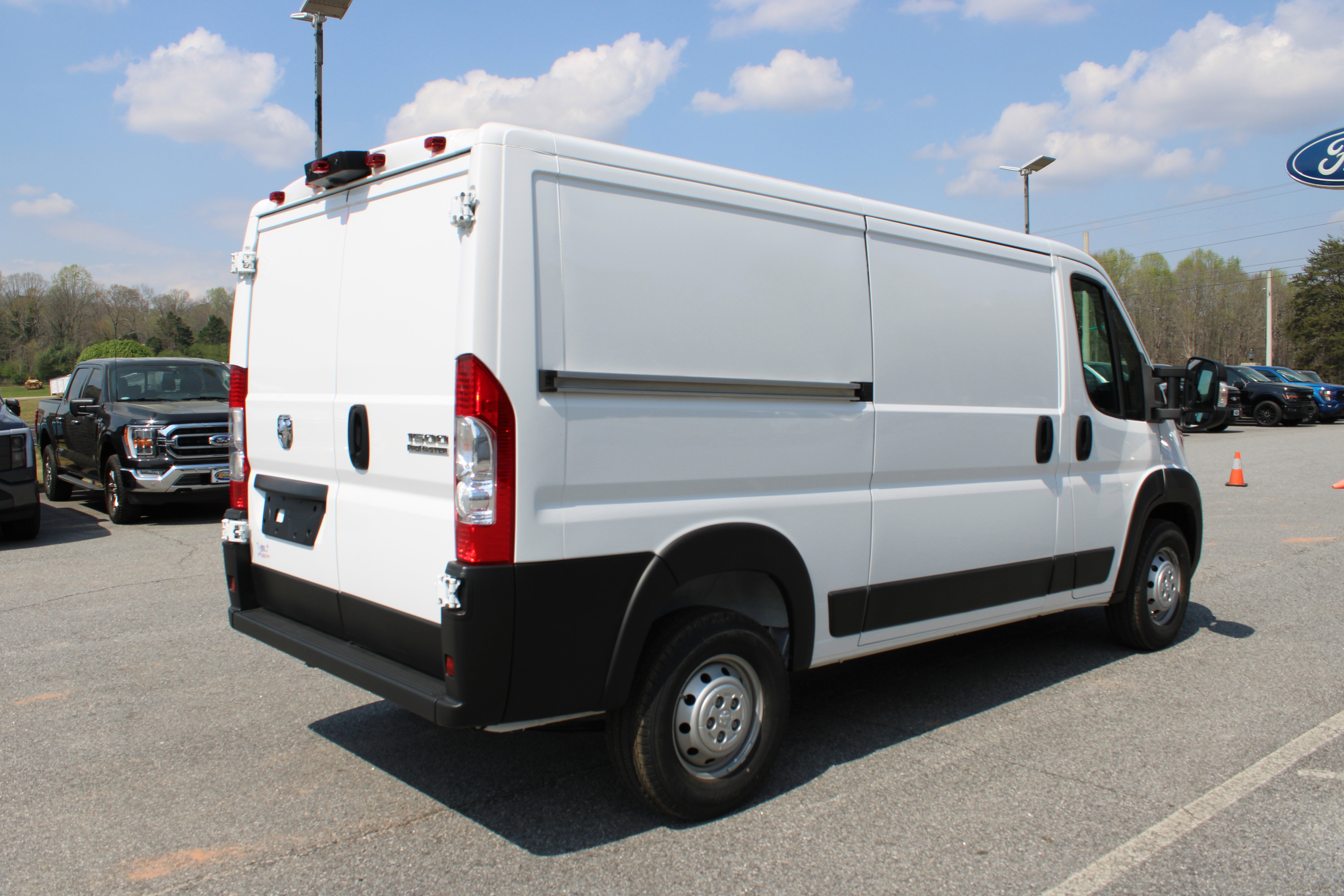 Used 2023 RAM ProMaster 1500 w/ Convenience Group image 6