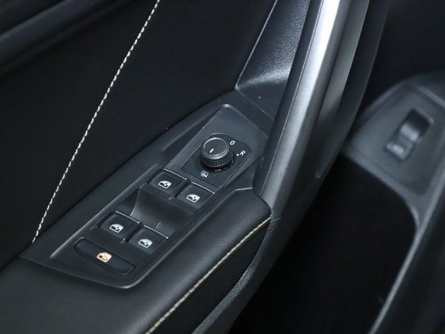 Used 2022 Volkswagen Tiguan SE w/ Panoramic Sunroof Package image 17