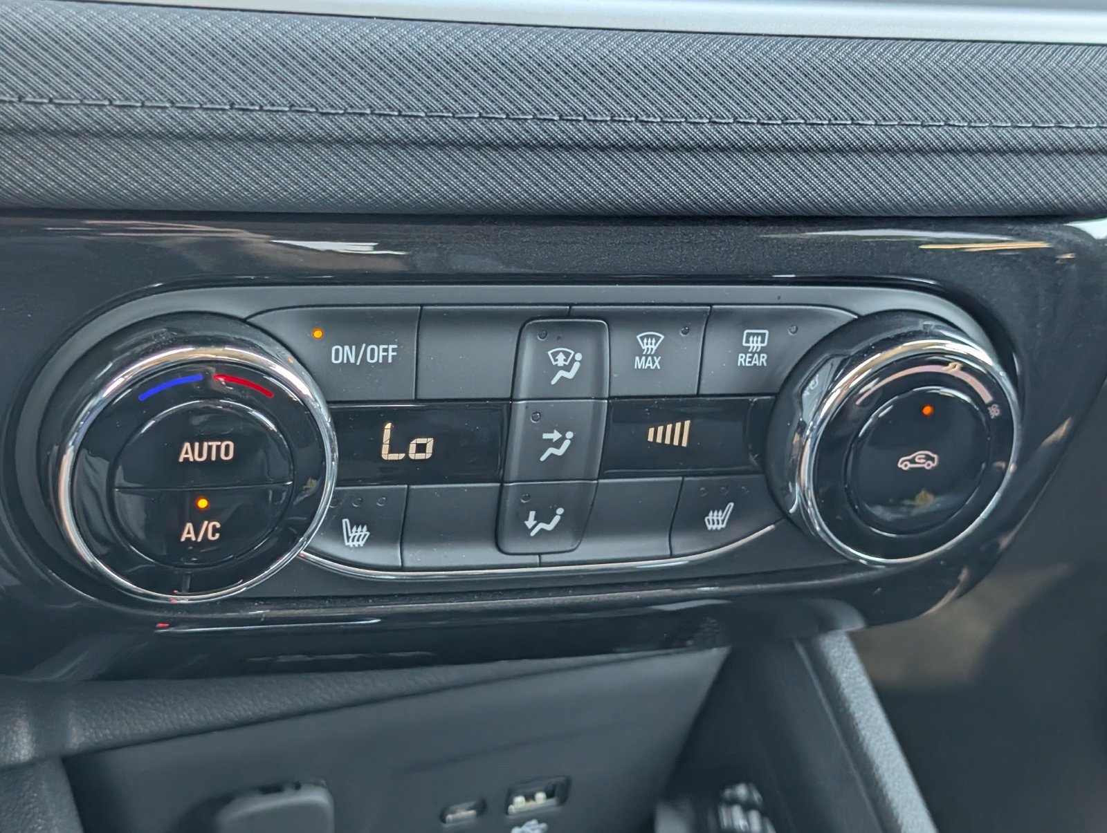 Used 2025 Chevrolet TrailBlazer LT w/ Convenience Package FWD image 8