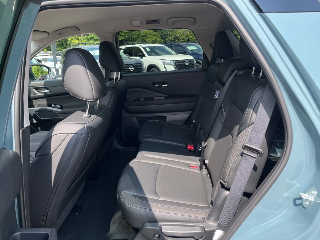 New 2026 Nissan Pathfinder SL FWD image 26