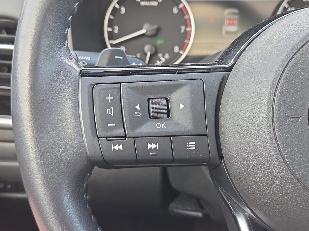 Used 2023 Nissan Rogue SL AWD/4WD image 19