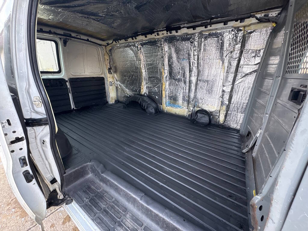 Used 2016 Chevrolet Express 2500 RWD image 12