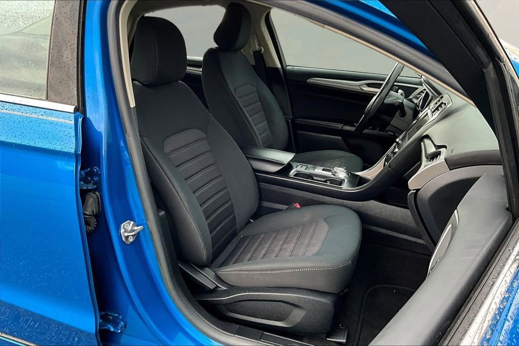 Used 2020 Ford Fusion SE image 31