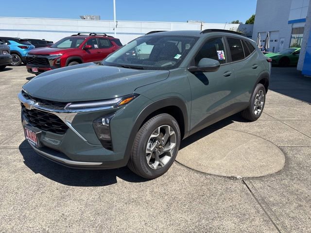 New 2026 Chevrolet Trax LT w/ Driver Confidence Package FWD image 4