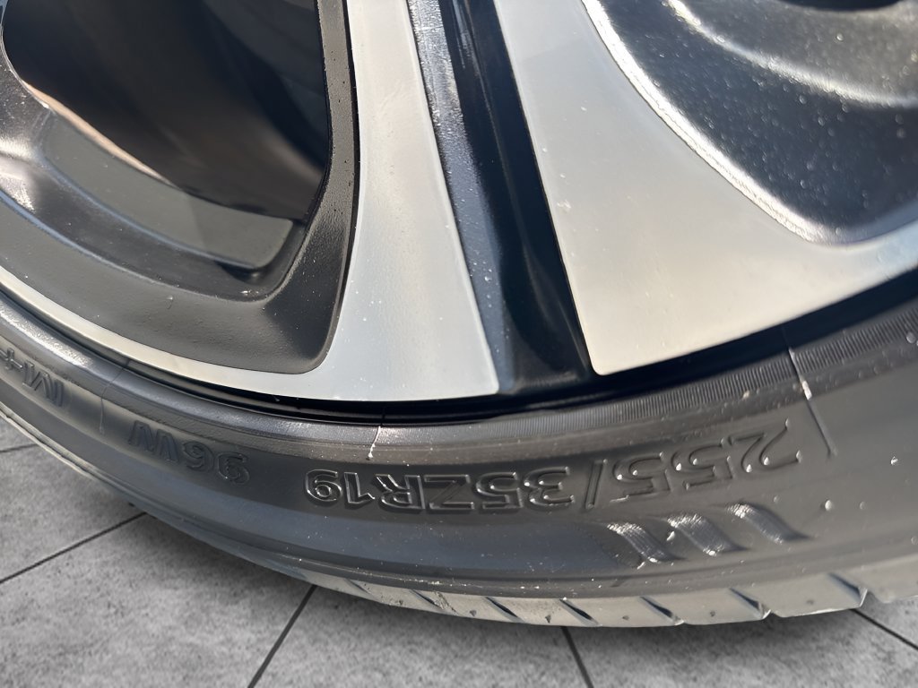 Used 2025 Mercedes-Benz C 300 Sedan image 31