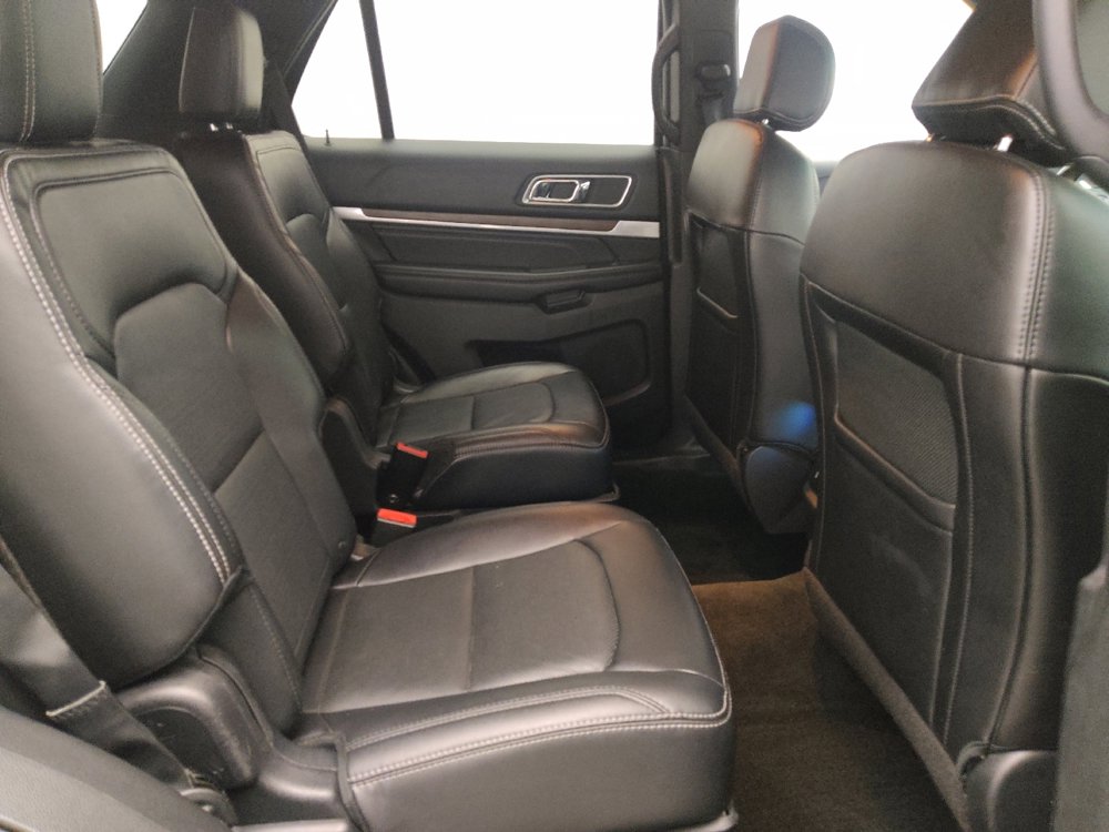 Used 2016 Ford Explorer Limited w/ Equipment Group 301A AWD/4WD image 19