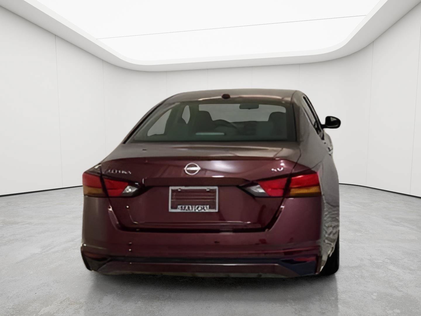 Used 2024 Nissan Altima 2.5 SV FWD image 2
