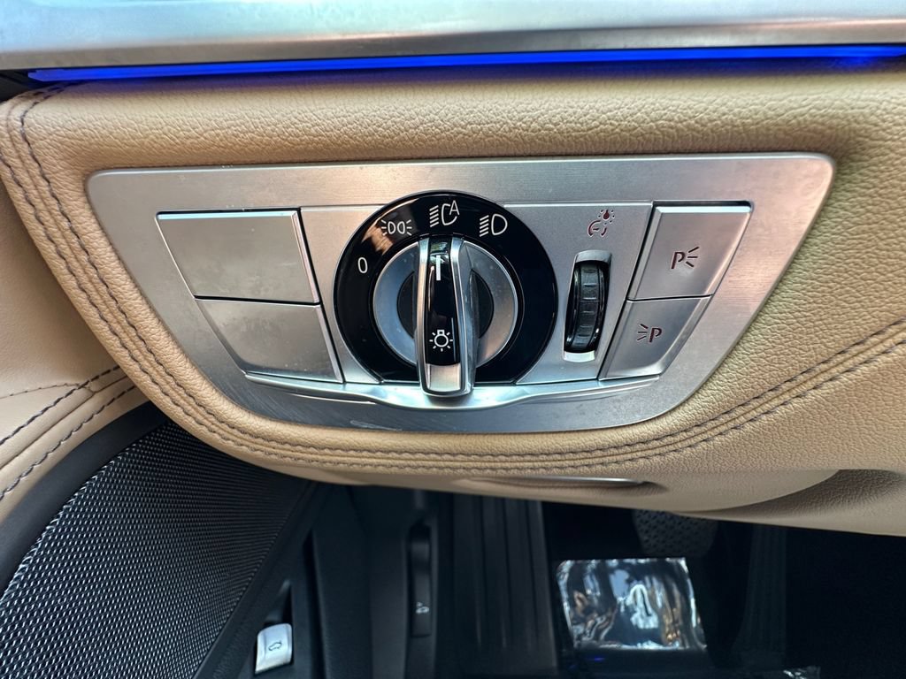 Used 2020 BMW 750i xDrive w/ Executive Package AWD/4WD image 20