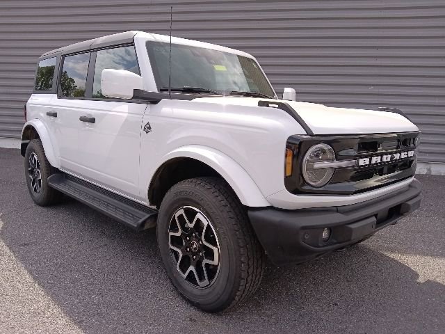 New 2026 Ford Bronco Outer Banks AWD/4WD image 1