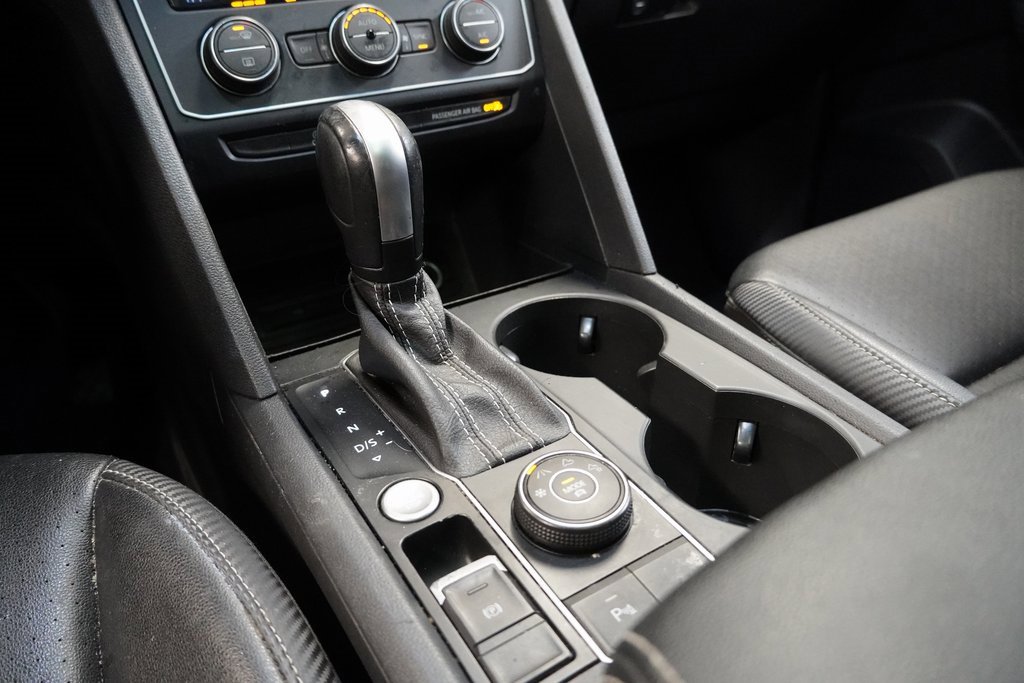 Used 2021 Volkswagen Atlas Cross Sport SE w/ Panoramic Sunroof Package image 22