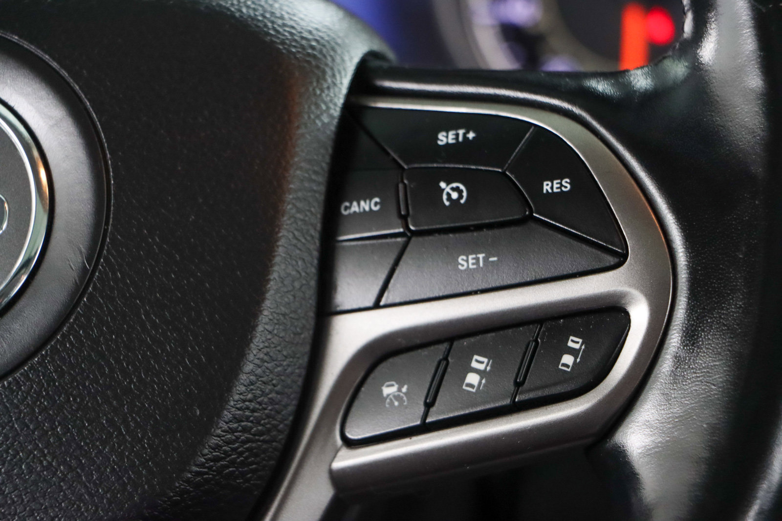 Used 2021 Jeep Cherokee Limited image 14