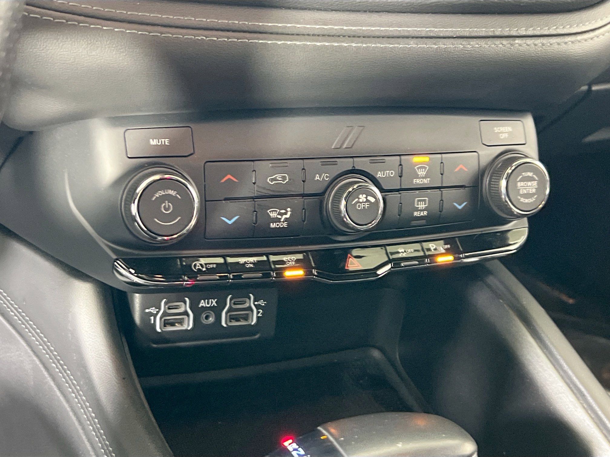 Used 2022 Dodge Durango SXT w/ Blacktop Package image 15