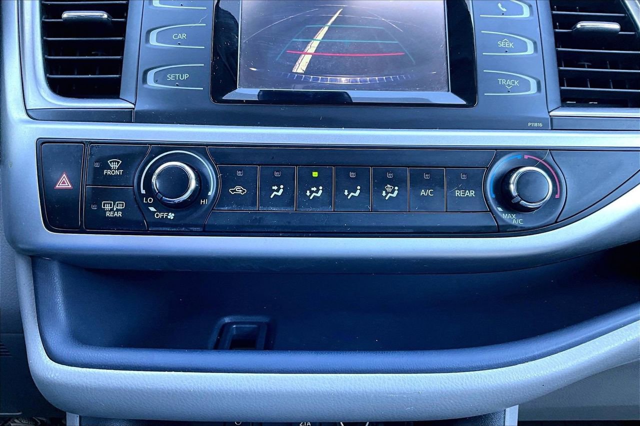 Used 2019 Toyota Highlander LE w/ Protection Package #3 image 17