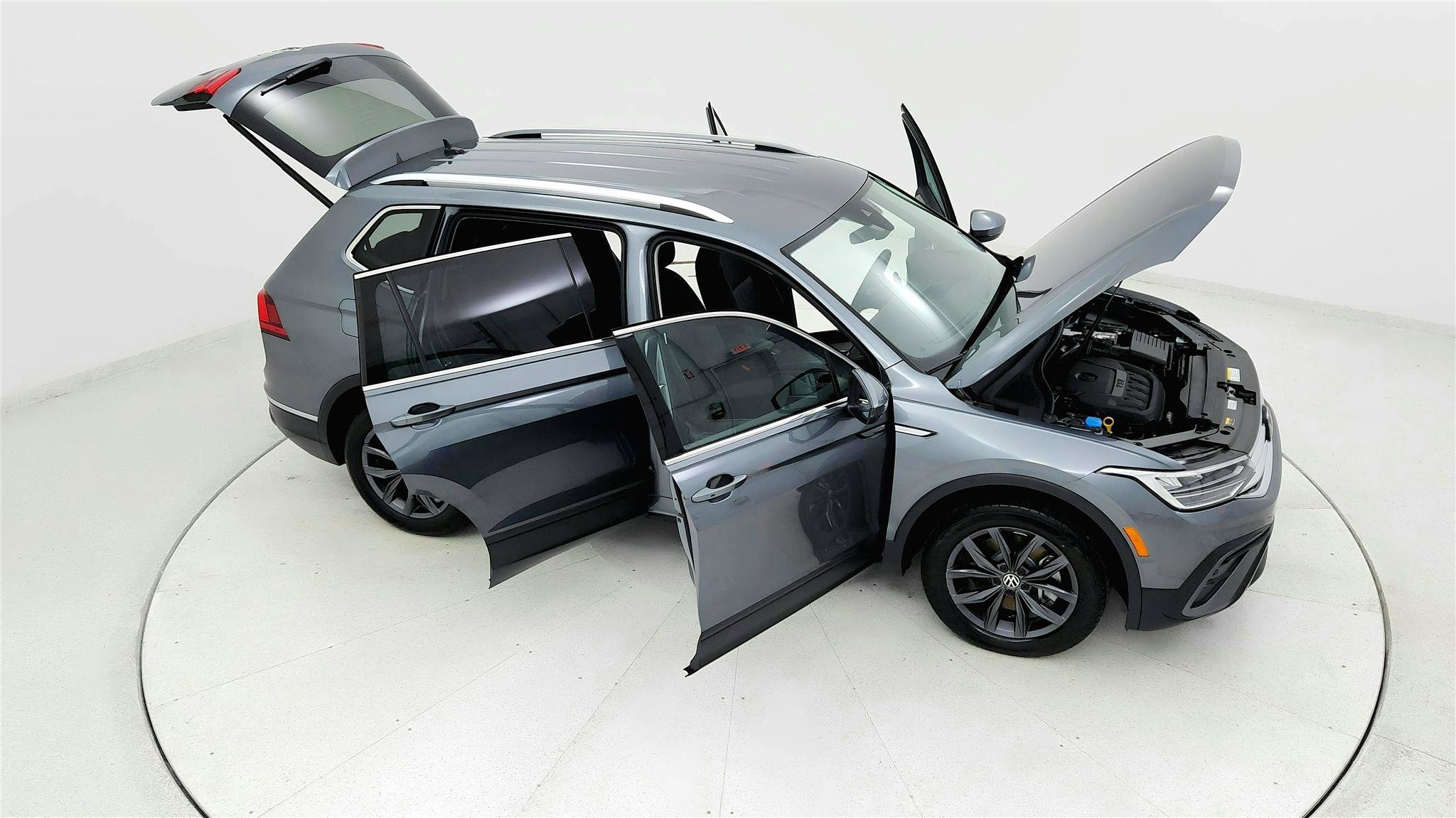 Used 2024 Volkswagen Tiguan SE image 24