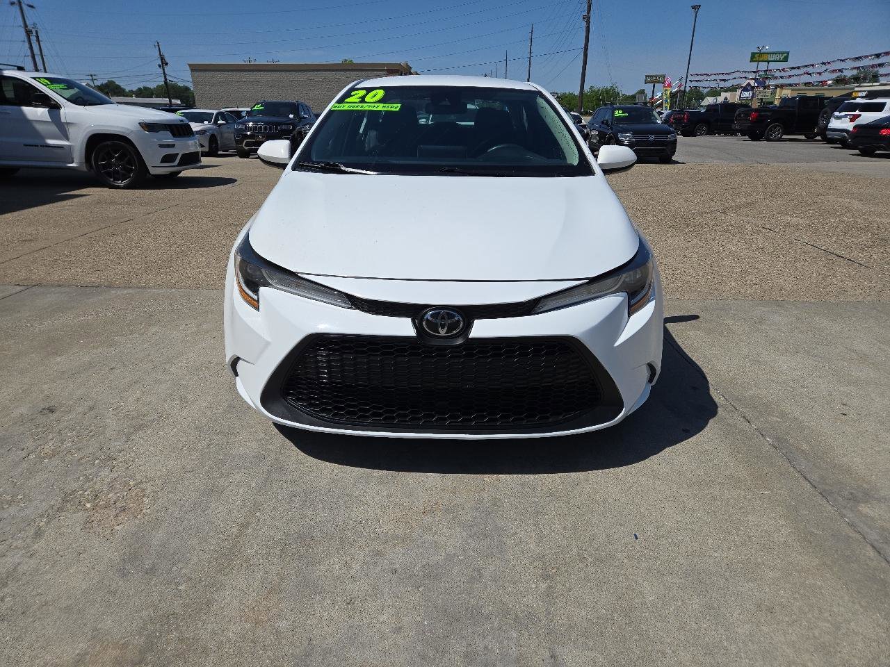 Used 2020 Toyota Corolla LE FWD image 3