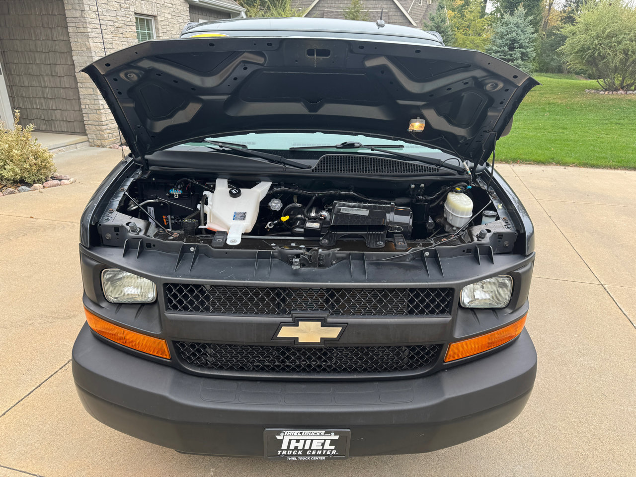 Used 2015 Chevrolet Express 3500 LS image 27