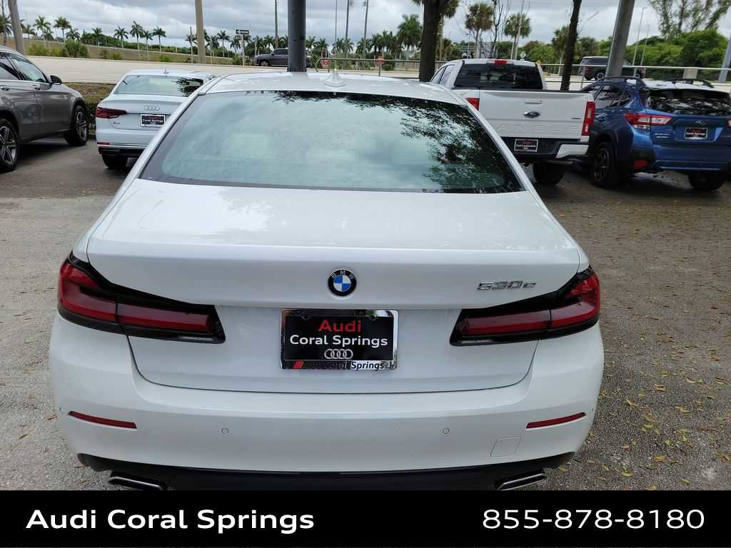 Used 2021 BMW 530e w/ Premium Package image 13