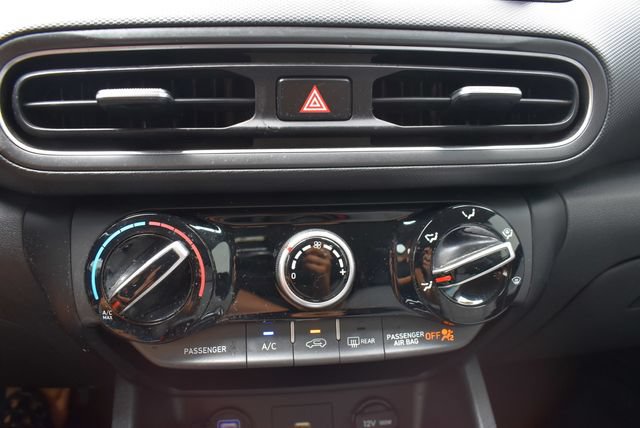 Used 2022 Hyundai Kona SEL FWD image 32