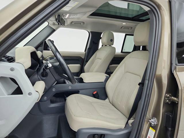 Used 2020 Land Rover Defender 110 First Edition image 17