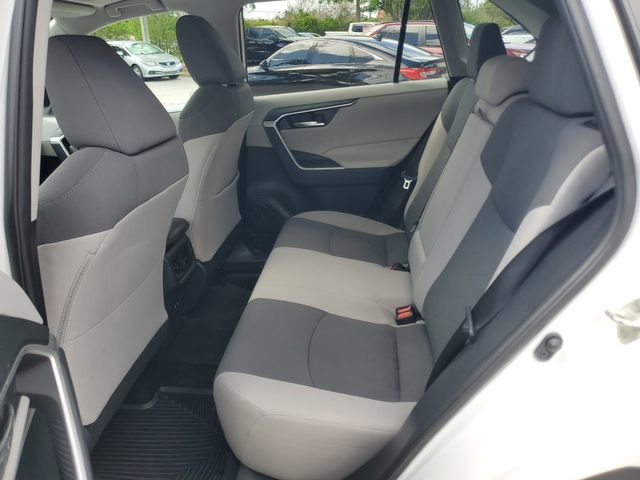 Used 2019 Toyota RAV4 XLE FWD image 8