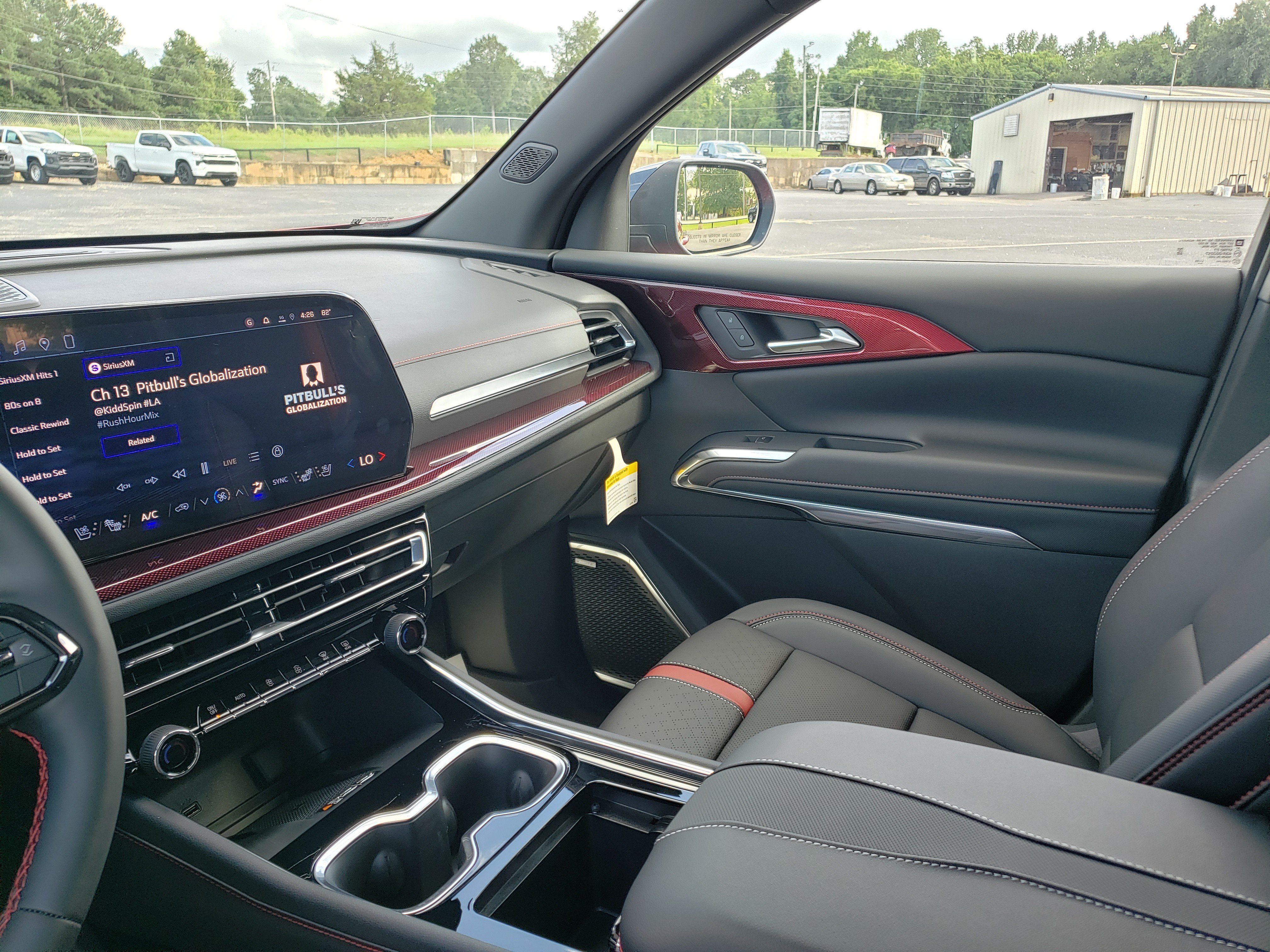 New 2026 Chevrolet Traverse RS w/ LPO, Floor Liner Package FWD image 24