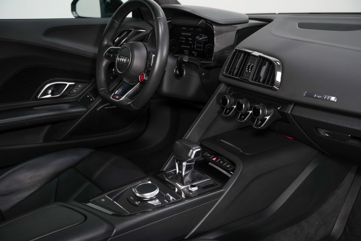 Used 2018 Audi R8 V10 w/ Premium Package RWD image 28