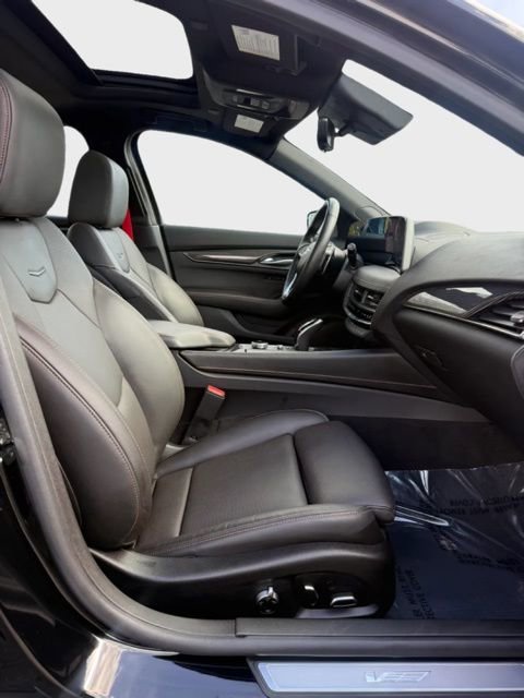 Used 2025 Cadillac CT5 V w/ Technology Package image 13