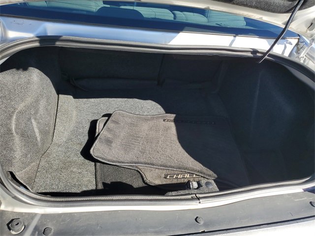 Used 2010 Dodge Challenger SE image 9