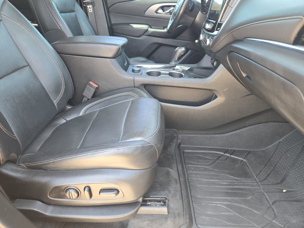 Used 2020 Chevrolet Traverse Premier w/ Redline Edition FWD image 14