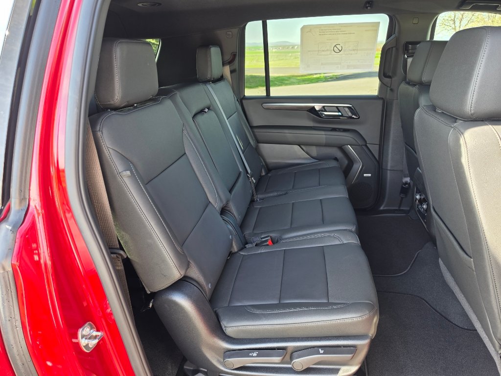 New 2026 Chevrolet Suburban LT w/ Comfort Package AWD/4WD image 24