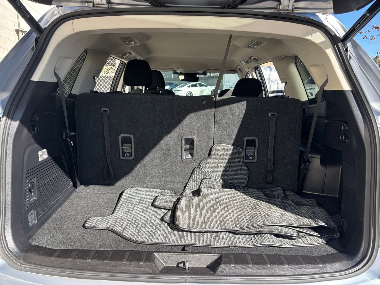 Used 2024 Subaru Ascent Premium w/ Convenience Package image 32