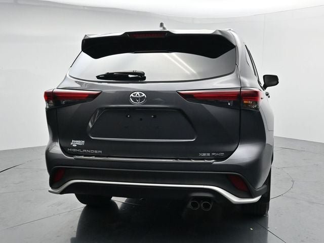 Used 2024 Toyota Highlander XSE AWD/4WD image 7