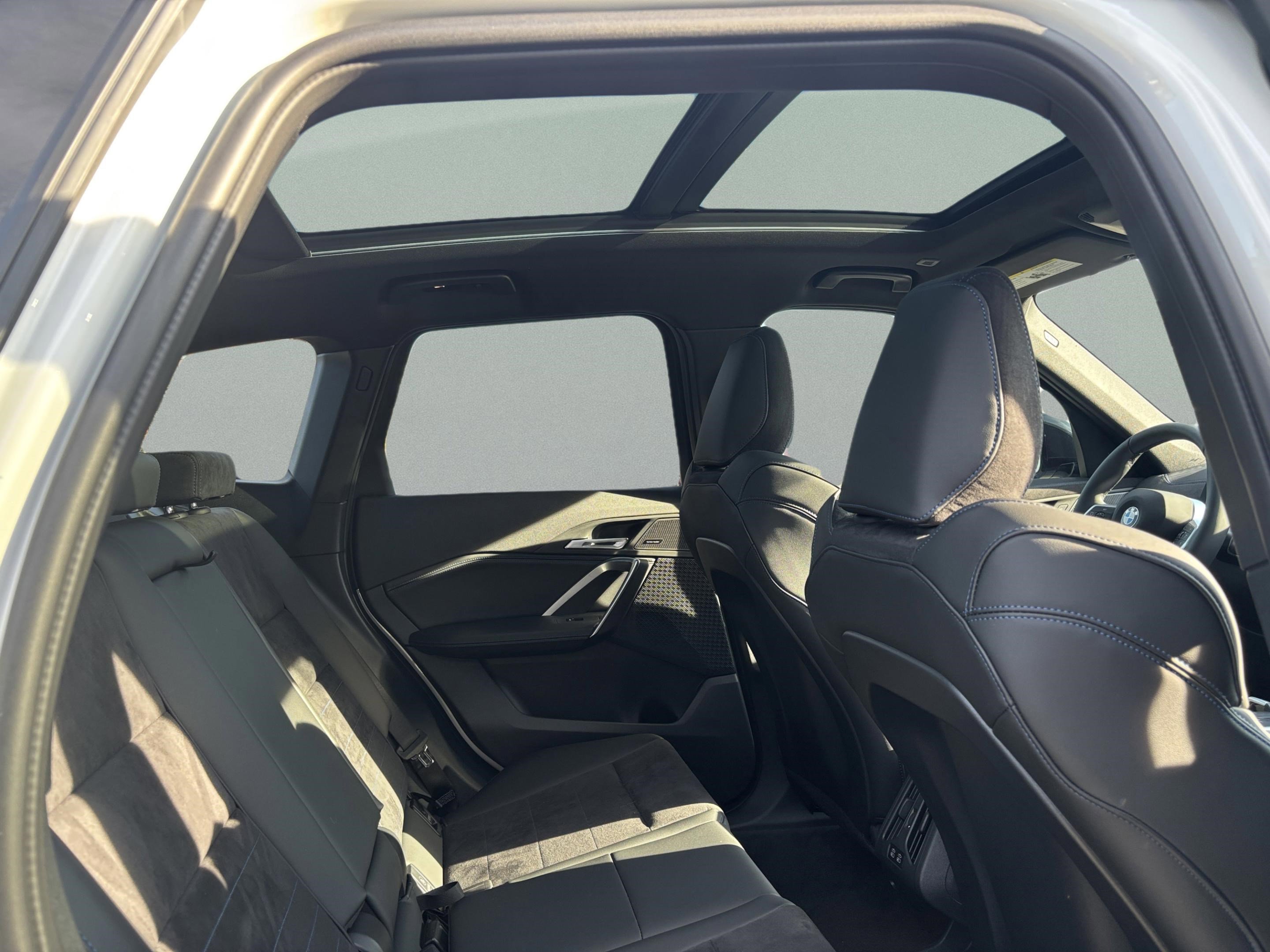 Used 2026 BMW X1 xDrive28i w/ Technology Package image 32