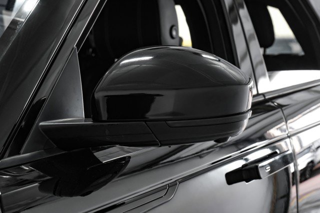 Used 2020 Land Rover Range Rover Velar R-Dynamic S image 37