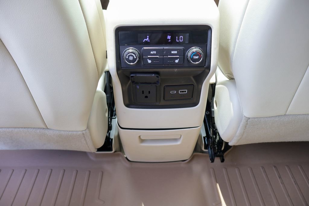 Used 2023 GMC Acadia Denali w/ Denali Ultimate Package FWD image 21