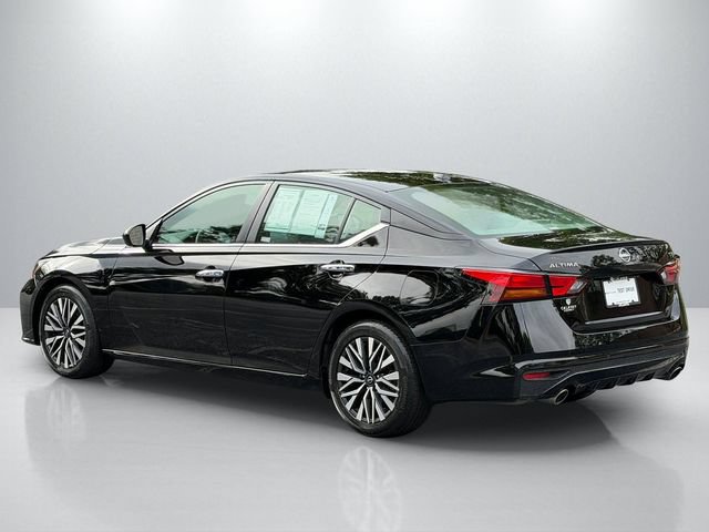 Used 2023 Nissan Altima 2.5 SV w/ SV Premium Package FWD image 5