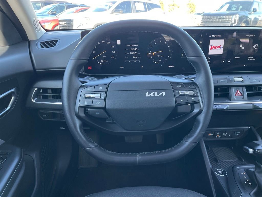 Used 2025 Kia K4 EX image 12