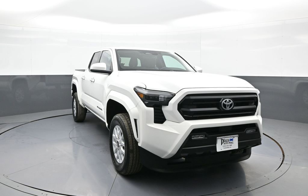 Certified 2024 Toyota Tacoma SR5 image 3
