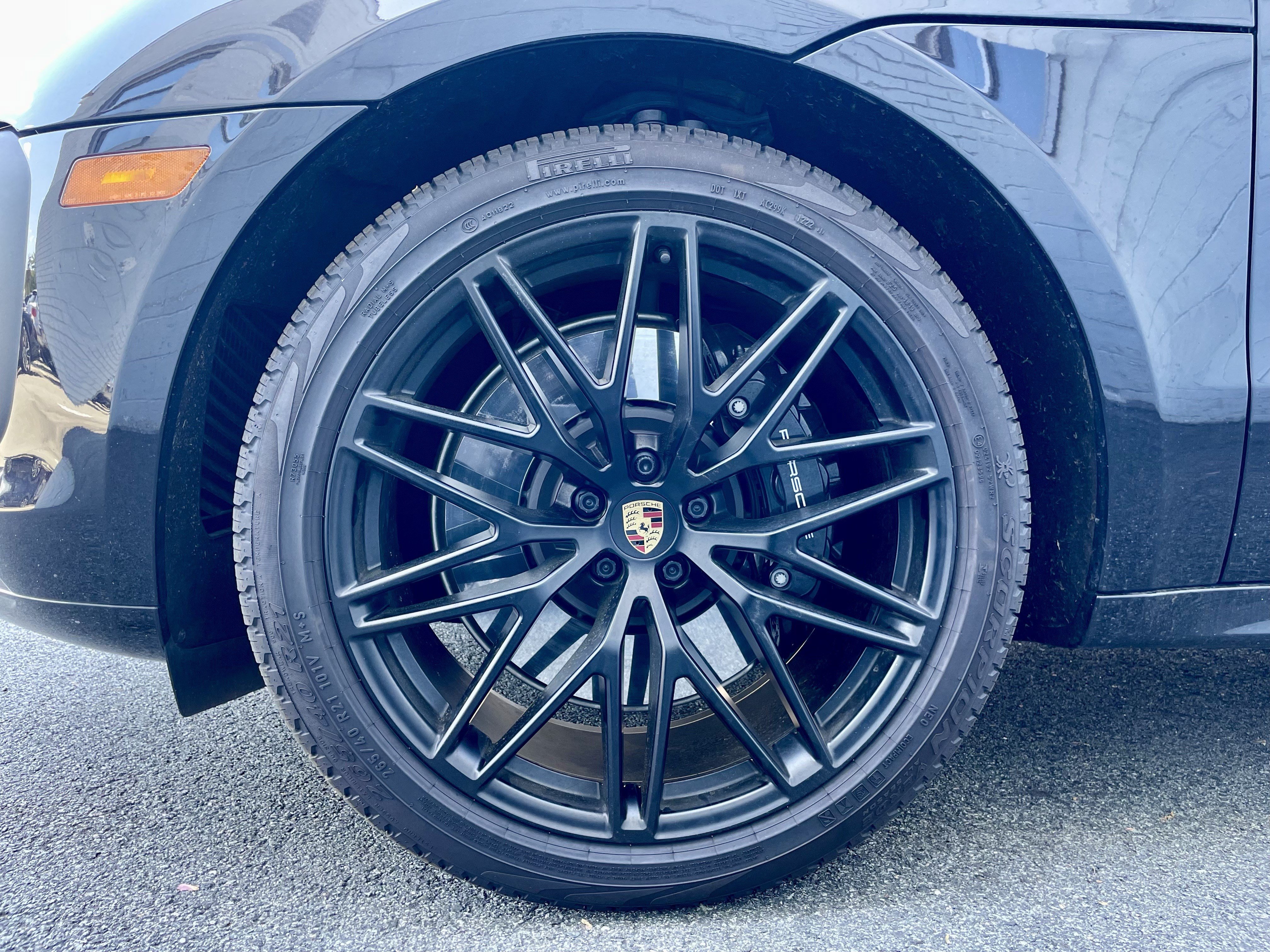 Used 2022 Porsche Macan GTS AWD/4WD image 9