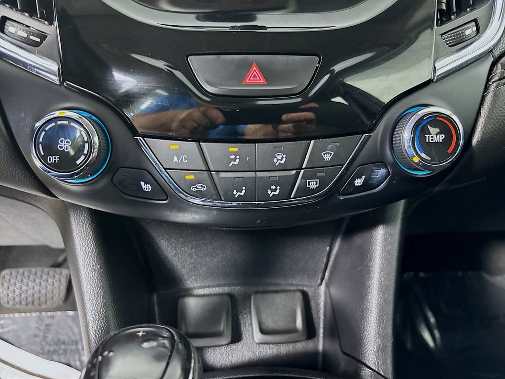 Used 2017 Chevrolet Cruze Premier FWD image 16