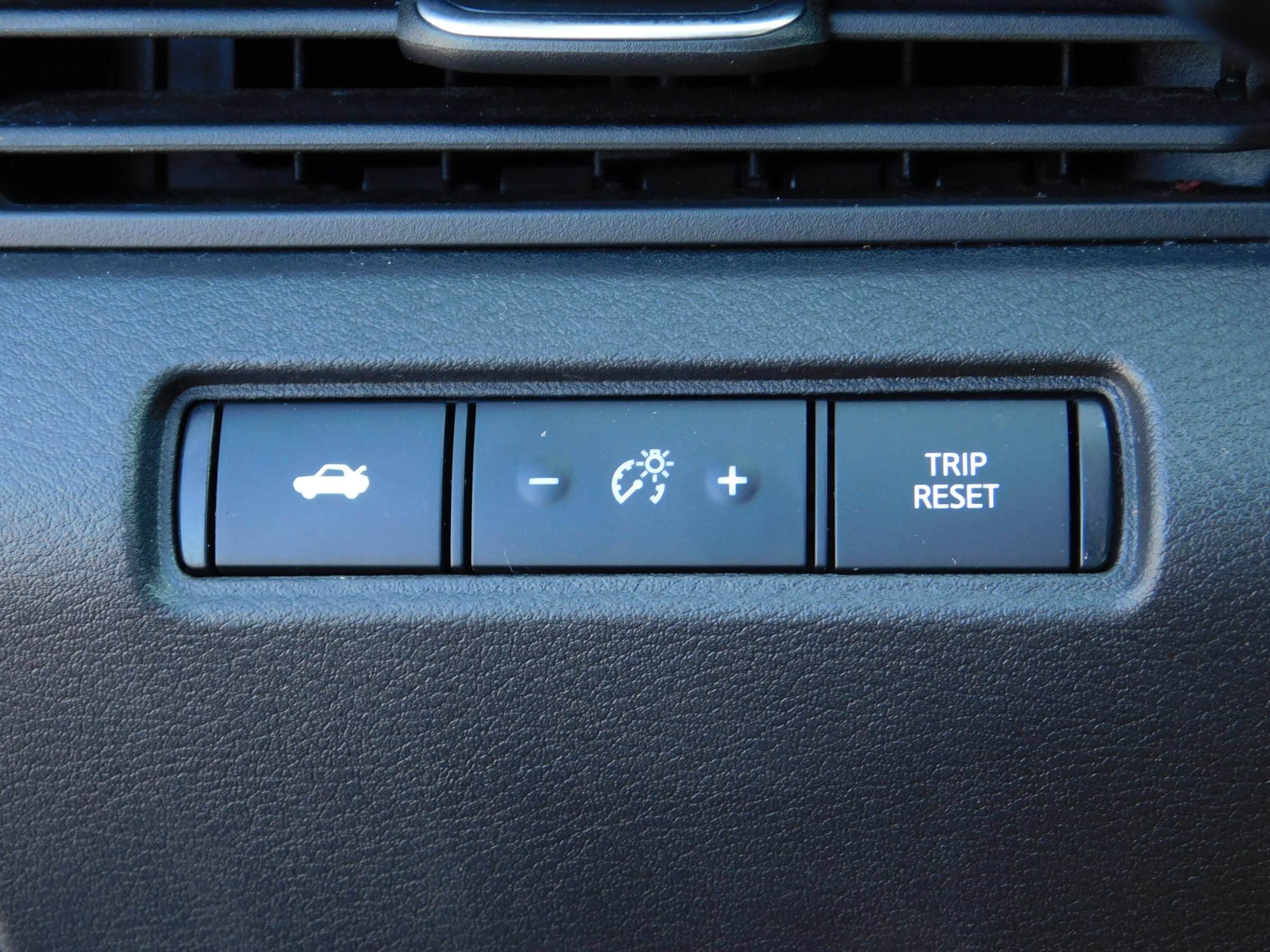 Used 2024 Nissan Altima 2.5 SV FWD image 22