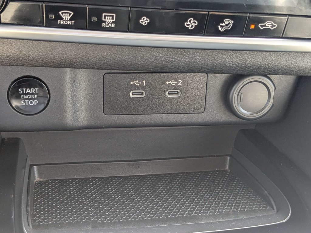 Used 2025 Nissan Rogue SV AWD/4WD image 28