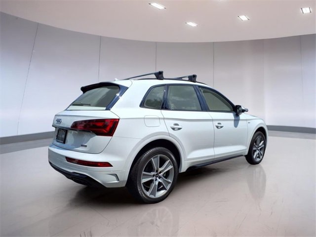 Certified 2025 Audi Q5 2.0T Premium w/ Convenience Plus Package image 2