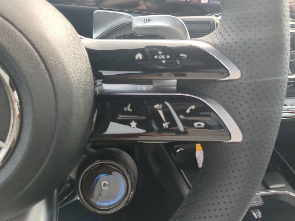 New 2024 Mercedes-Benz GLB 35 AMG 4MATIC image 24