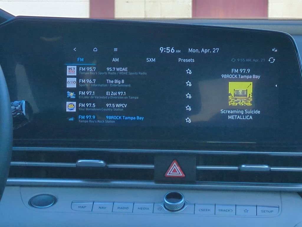 Certified 2024 Hyundai Elantra Limited FWD image 19