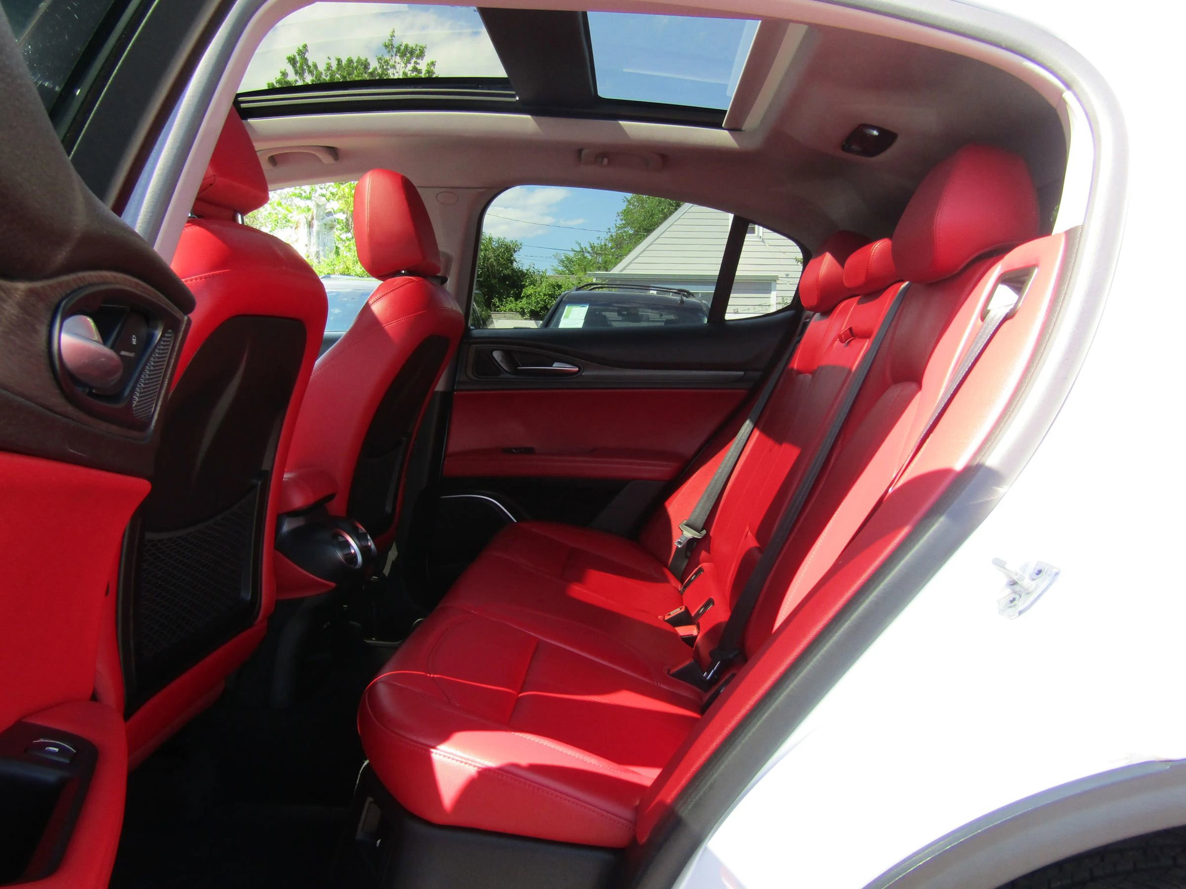 Used 2019 Alfa Romeo Stelvio Ti AWD/4WD image 17
