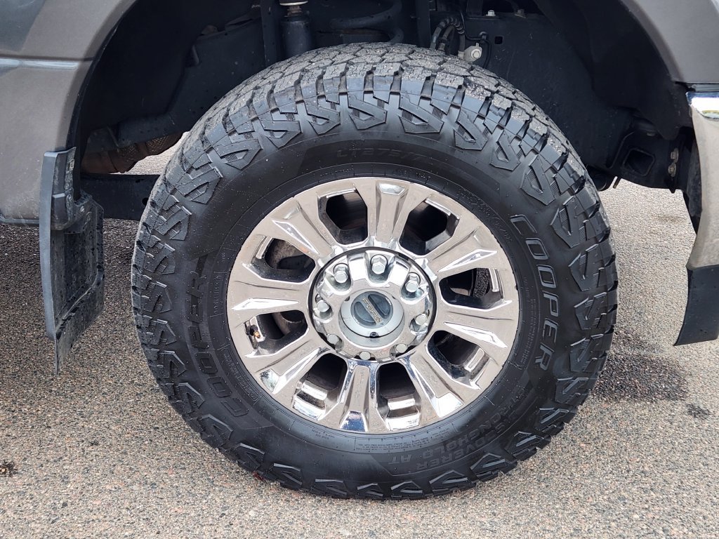 Used 2019 Ford F250 XLT w/ XLT Premium Package AWD/4WD image 9