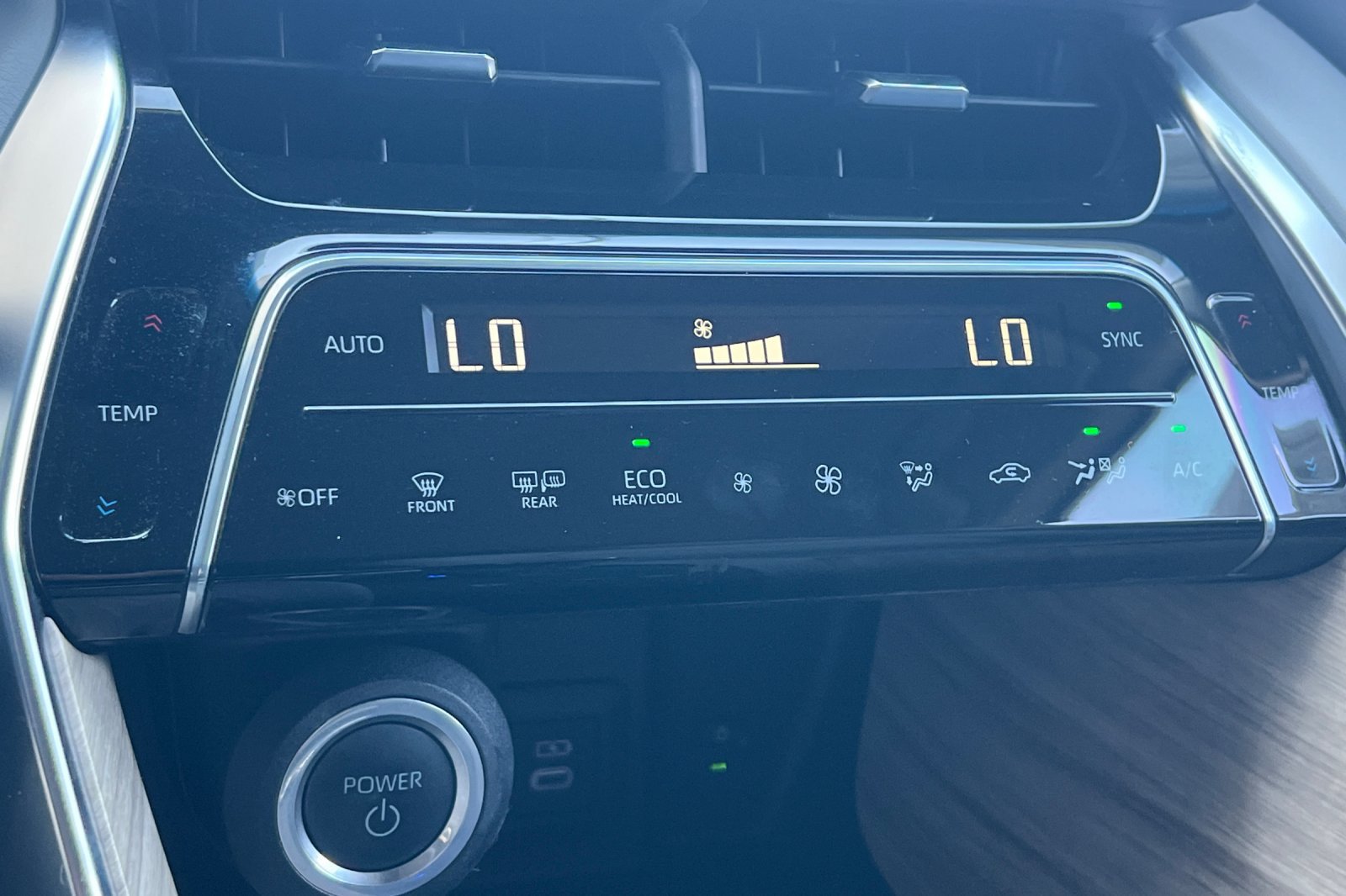 Certified 2024 Toyota Venza XLE AWD/4WD image 20