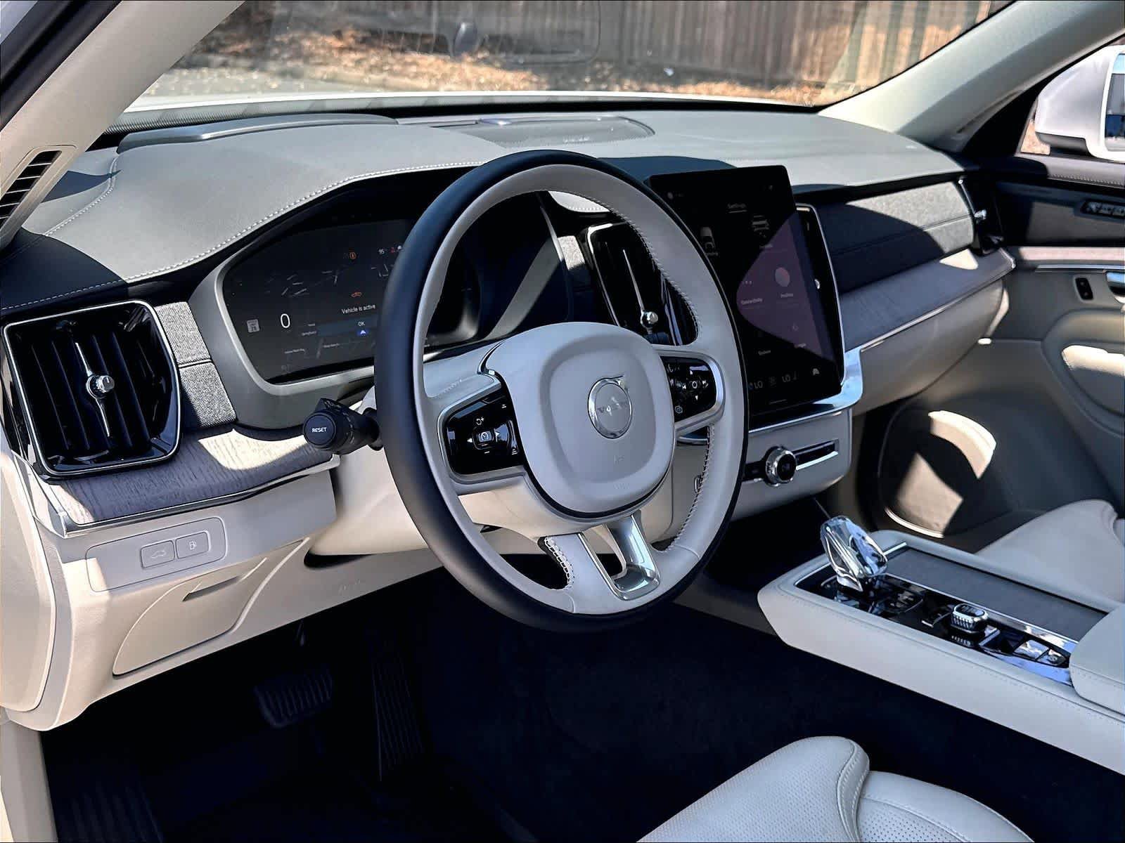 Used 2026 Volvo XC90 T8 Ultra w/ Protection Package Premier AWD/4WD image 17